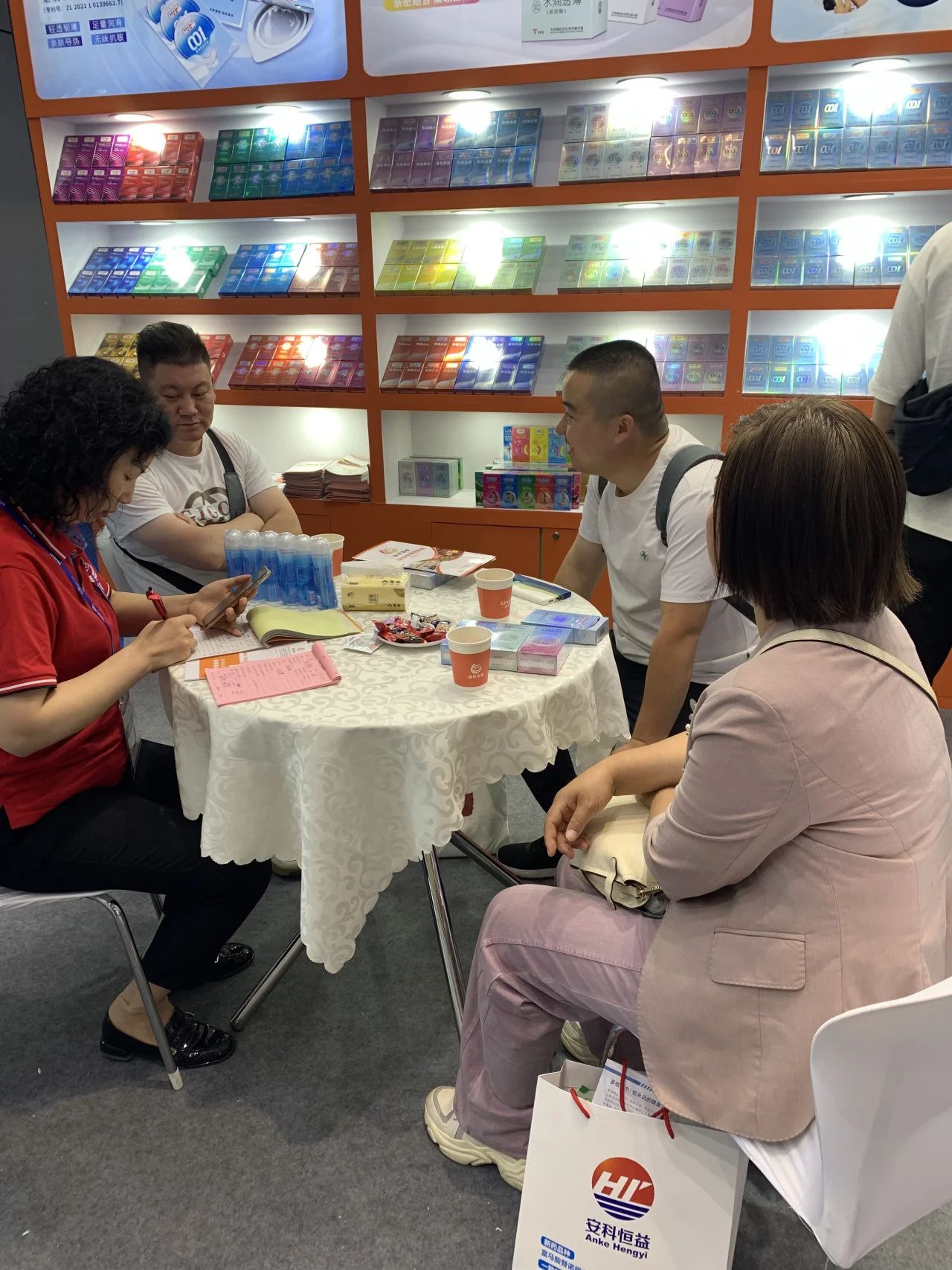全國(guó)藥交會(huì)收官  康祥計(jì)生專(zhuān)柜利潤(rùn)倍增解決方案受市場(chǎng)青睞4.jpg